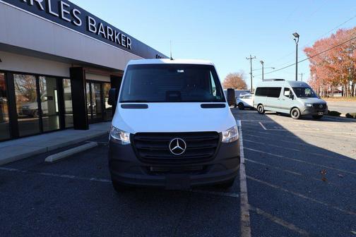 Arctic White 2026 Mercedes-Benz Sprinter 2500 Cargo 144 WB