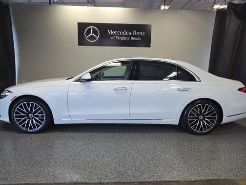 MANUFAKTUR Moonlight White Metallic 2024 Mercedes-Benz S-Class 4MATIC
