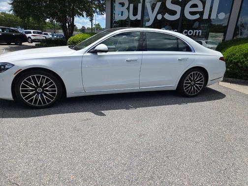 MANUFAKTUR Moonlight White Metallic 2024 Mercedes-Benz S-Class 4MATIC