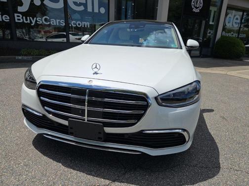 MANUFAKTUR Moonlight White Metallic 2024 Mercedes-Benz S-Class 4MATIC