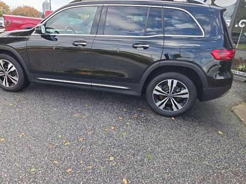 Night Black 2025 Mercedes-Benz GLB 250 Base