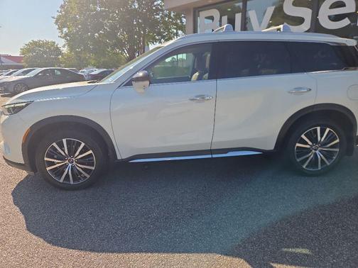 Majestic White 2023 INFINITI QX60 SENSORY