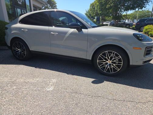 Arctic Grey 2024 Porsche Cayenne Cayenne