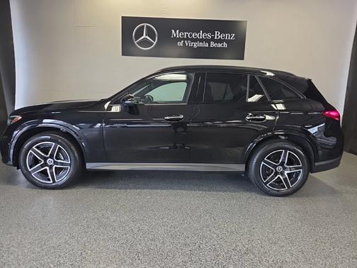 Obsidian Black Metallic 2026 Mercedes-Benz GLC 300