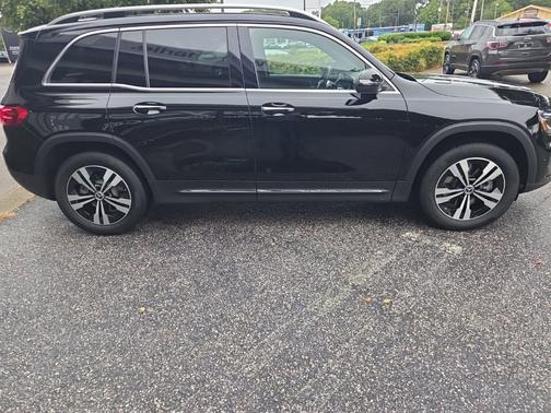 2025 Mercedes-Benz GLB 250 4MATIC