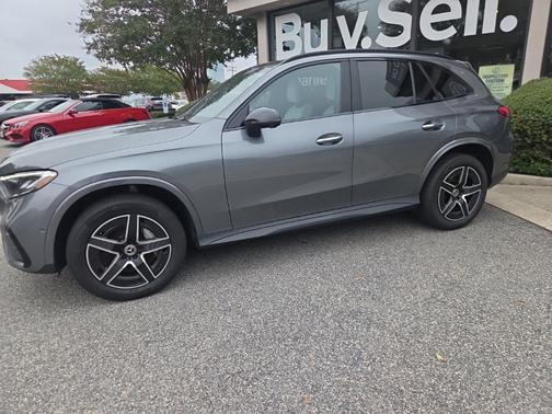Selenite Grey Metallic 2023 Mercedes-Benz GLC 300 4MATIC