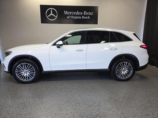 Polar White 2025 Mercedes-Benz GLC 300