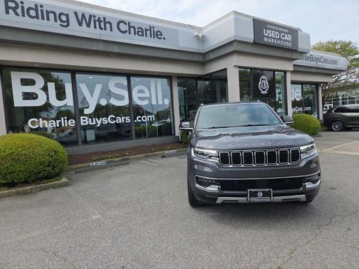 Baltic Gray Metallic Clearcoat 2024 Jeep Wagoneer Series III 4x4