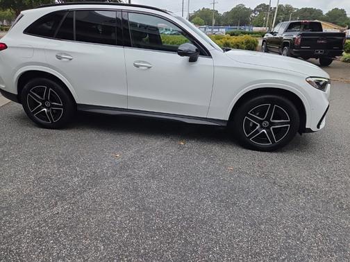 2024 Mercedes-Benz GLC 300 
