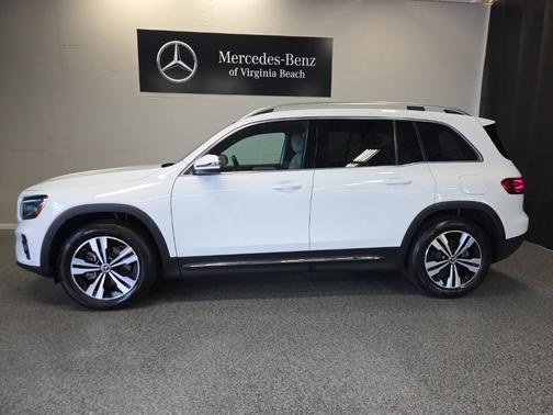 Polar White 2025 Mercedes-Benz GLB 250