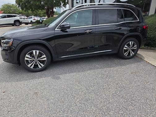 Night Black 2025 Mercedes-Benz GLB 250 4MATIC
