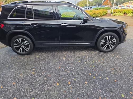 2025 Mercedes-Benz GLB 250 