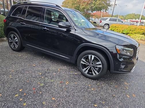 2025 Mercedes-Benz GLB 250 