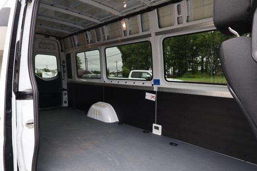Arctic White 2024 Mercedes-Benz Sprinter 2500 High Roof