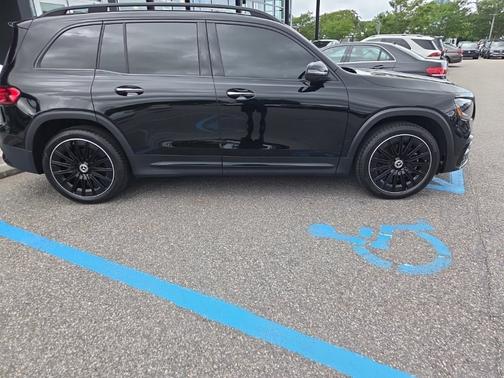 2025 Mercedes-Benz GLB 250