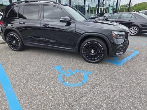 2025 Mercedes-Benz GLB 250