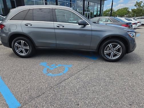 2021 Mercedes-Benz GLC 300