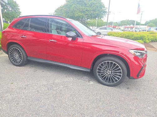 MANUFAKTUR Patagonia Red Metallic 2025 Mercedes-Benz GLC 300 4MATIC