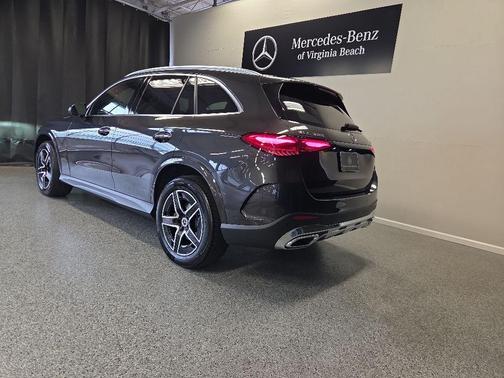 Graphite Grey Metallic 2025 Mercedes-Benz GLC 300 4MATIC