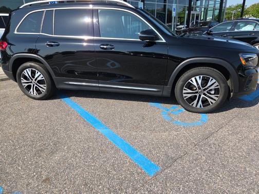 2024 Mercedes-Benz GLB 250