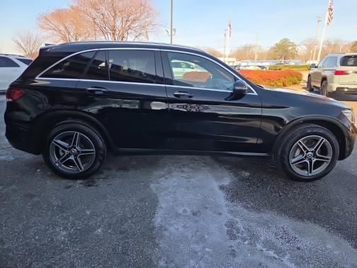2022 Mercedes-Benz GLC 300 