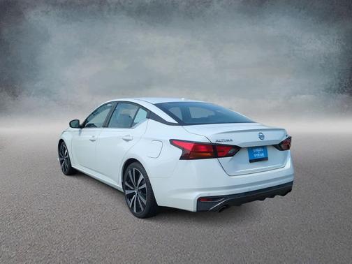 2020 Nissan Altima SR FWD