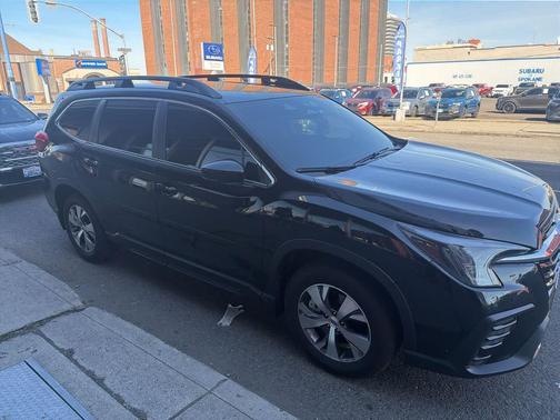 Crystal Black Silica 2024 Subaru Ascent Premium 7-Passenger