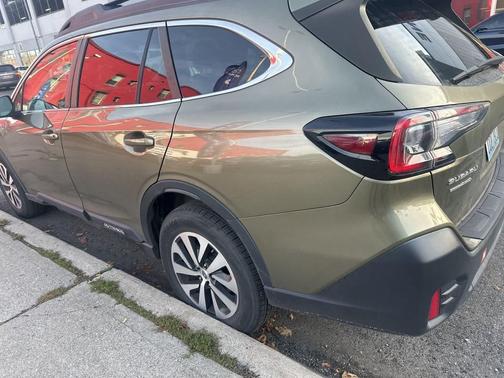 2022 Subaru Outback Premium