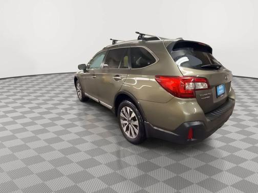 Wilderness Green Metallic 2019 Subaru Outback 3.6R Touring
