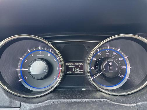 2013 Hyundai SONATA GLS