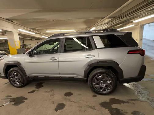 Ice Silver Metallic 2026 Subaru Outback Premium