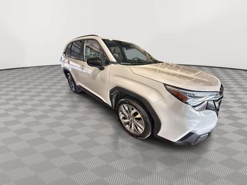 Crystal White Pearl 2025 Subaru Forester Touring