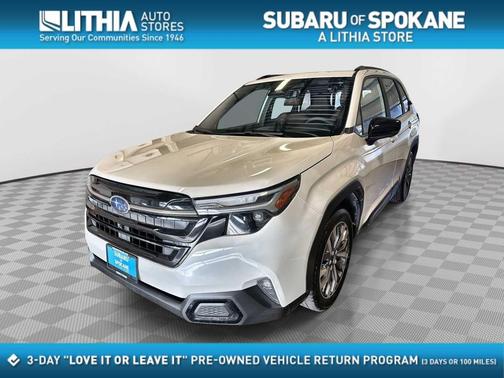 Crystal White Pearl 2025 Subaru Forester Touring