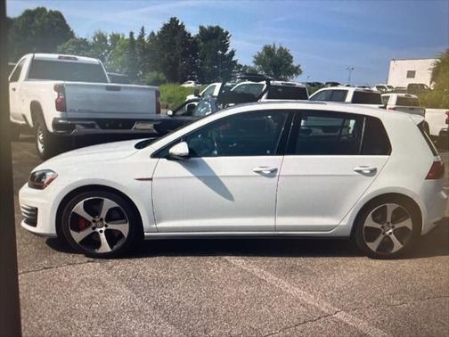 2017 Volkswagen Golf GTI 2.0T SE 4-Door