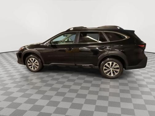 Crystal Black Silica 2023 Subaru Outback Premium
