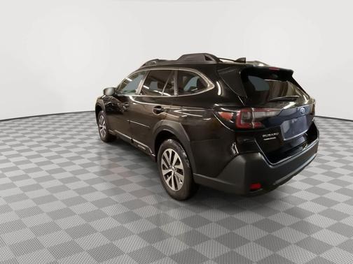Crystal Black Silica 2023 Subaru Outback Premium