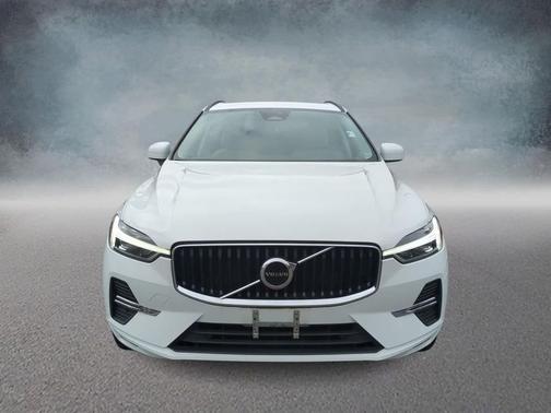 2022 Volvo XC60 B5 Momentum