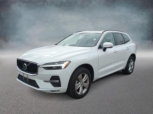 2022 Volvo XC60 B5 Momentum