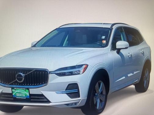 2022 Volvo XC60 B5 Momentum