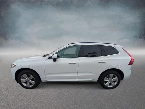 2022 Volvo XC60 B5 Momentum