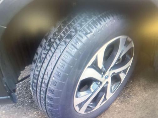 Crystal Black Silica 2022 Subaru Outback Limited