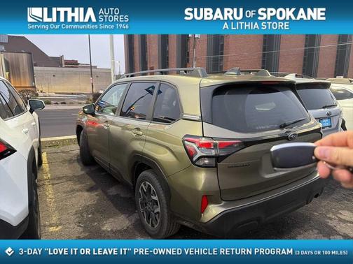 2025 Subaru Forester Premium