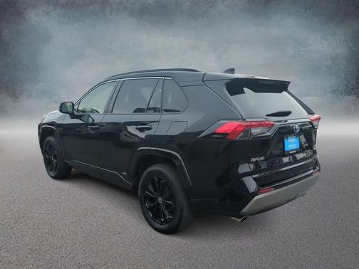 2022 Toyota RAV4 Hybrid SE