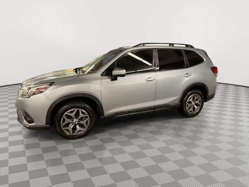 Ice Silver Metallic 2022 Subaru Forester Premium