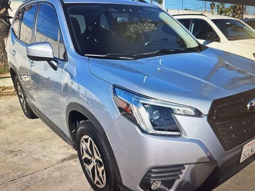 2022 Subaru Forester Premium