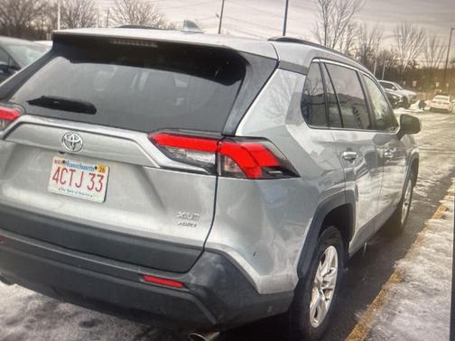 2020 Toyota RAV4 XLE