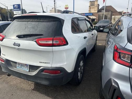 2016 Jeep Cherokee Sport