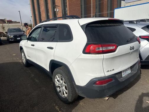 2016 Jeep Cherokee Sport