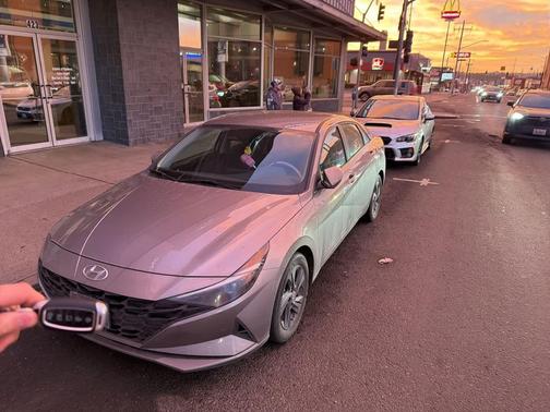 2023 Hyundai ELANTRA SEL