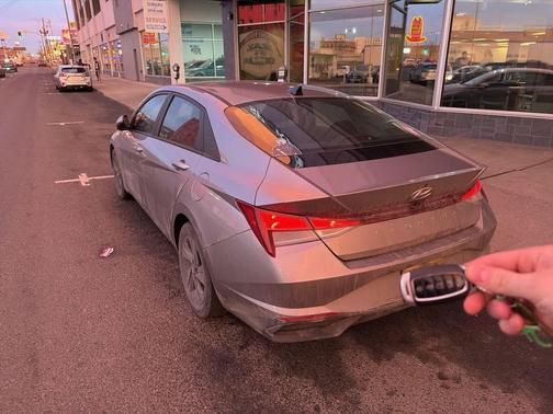 2023 Hyundai ELANTRA SEL